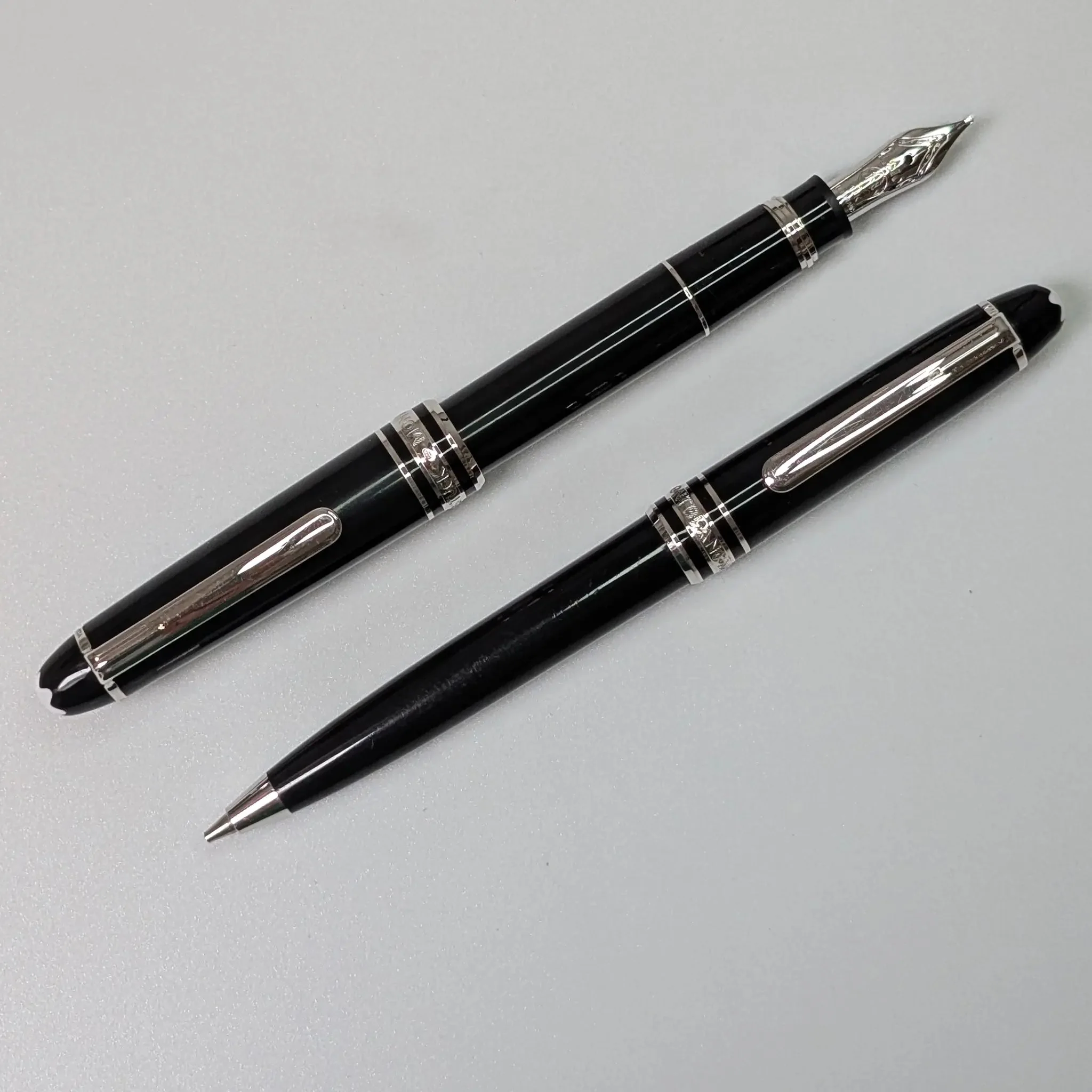 Montblanc Mozart SET platinum trim fountain pen and mechanical pencil - Image 3