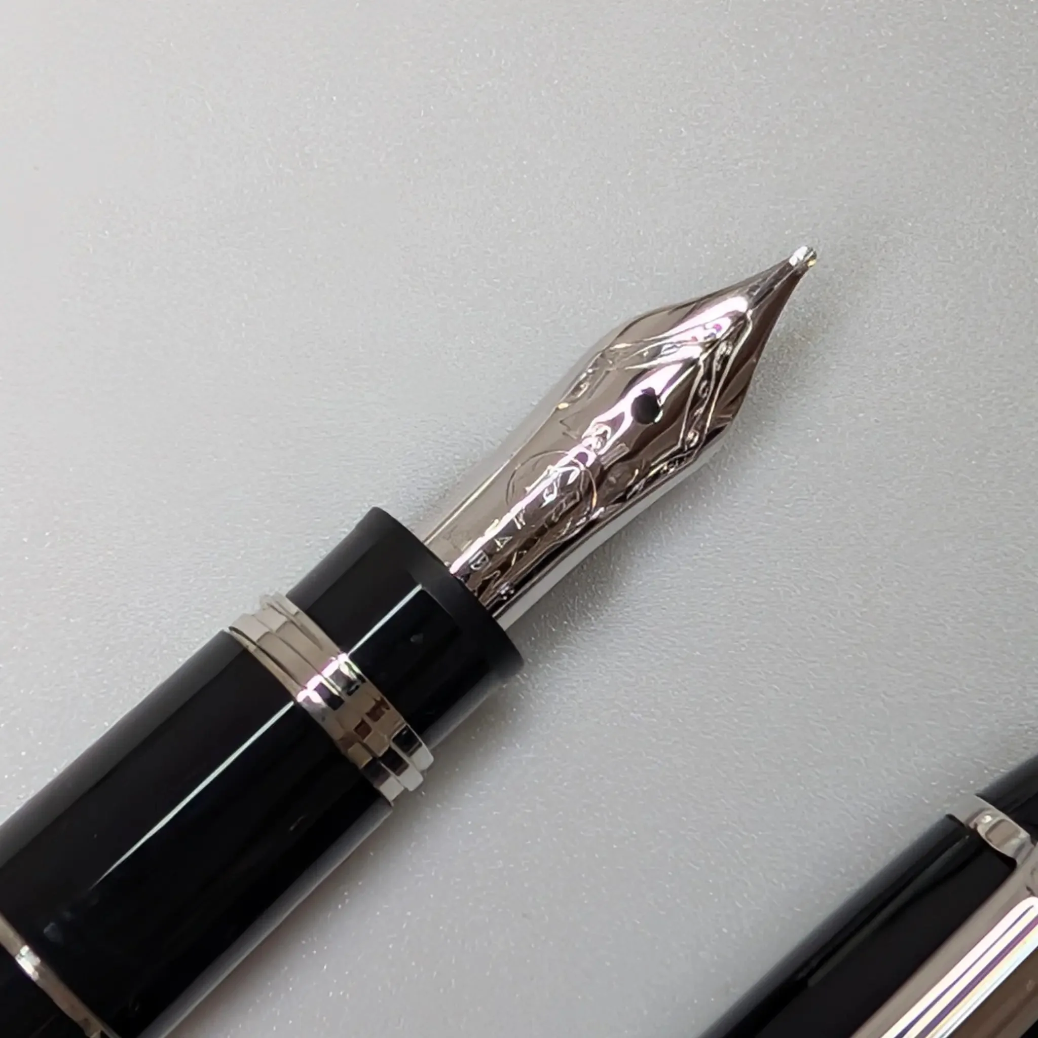 Montblanc Mozart SET platinum trim fountain pen and mechanical pencil - Image 4