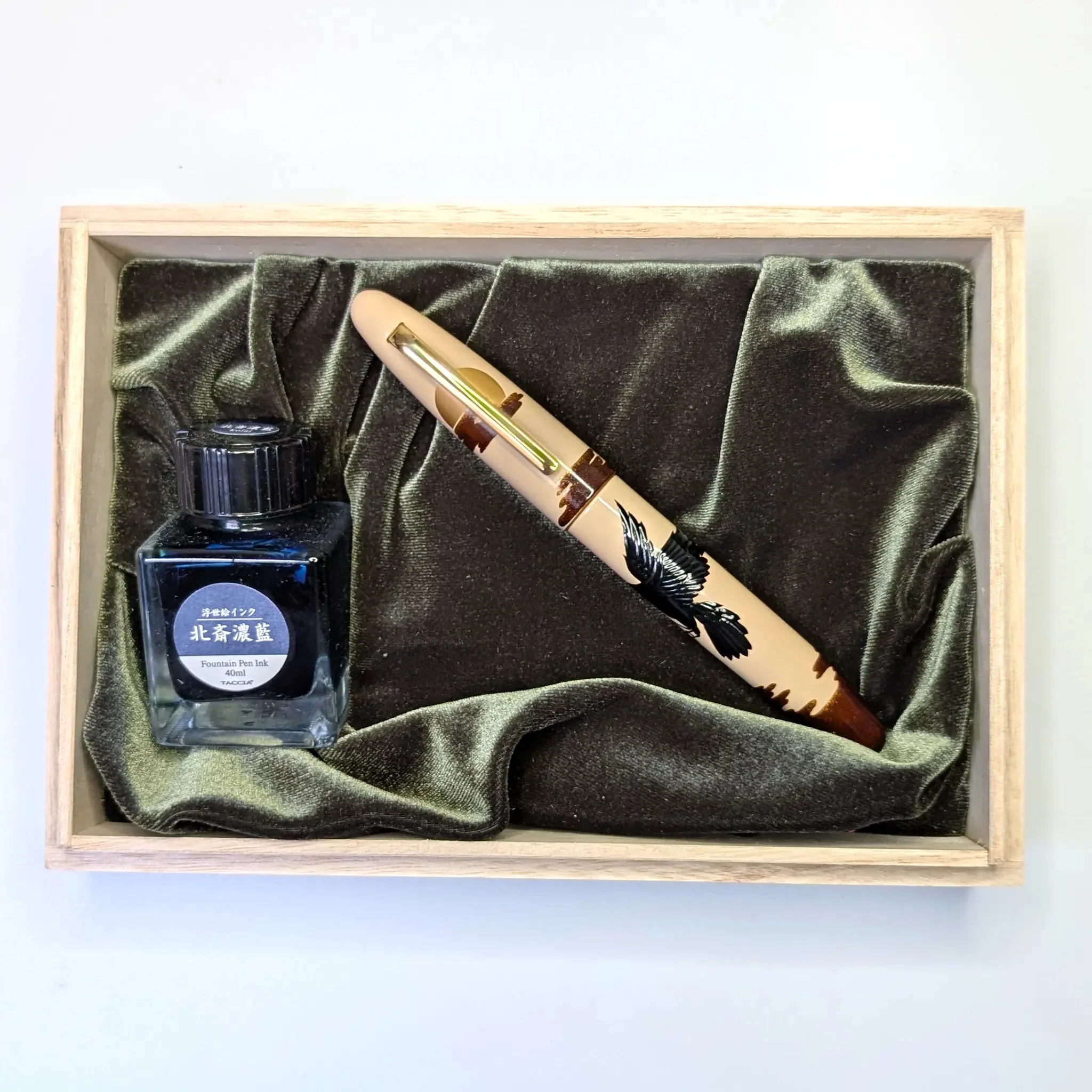Taccia Shadow Picture Big Crow and Sun fountain pen - Image 7